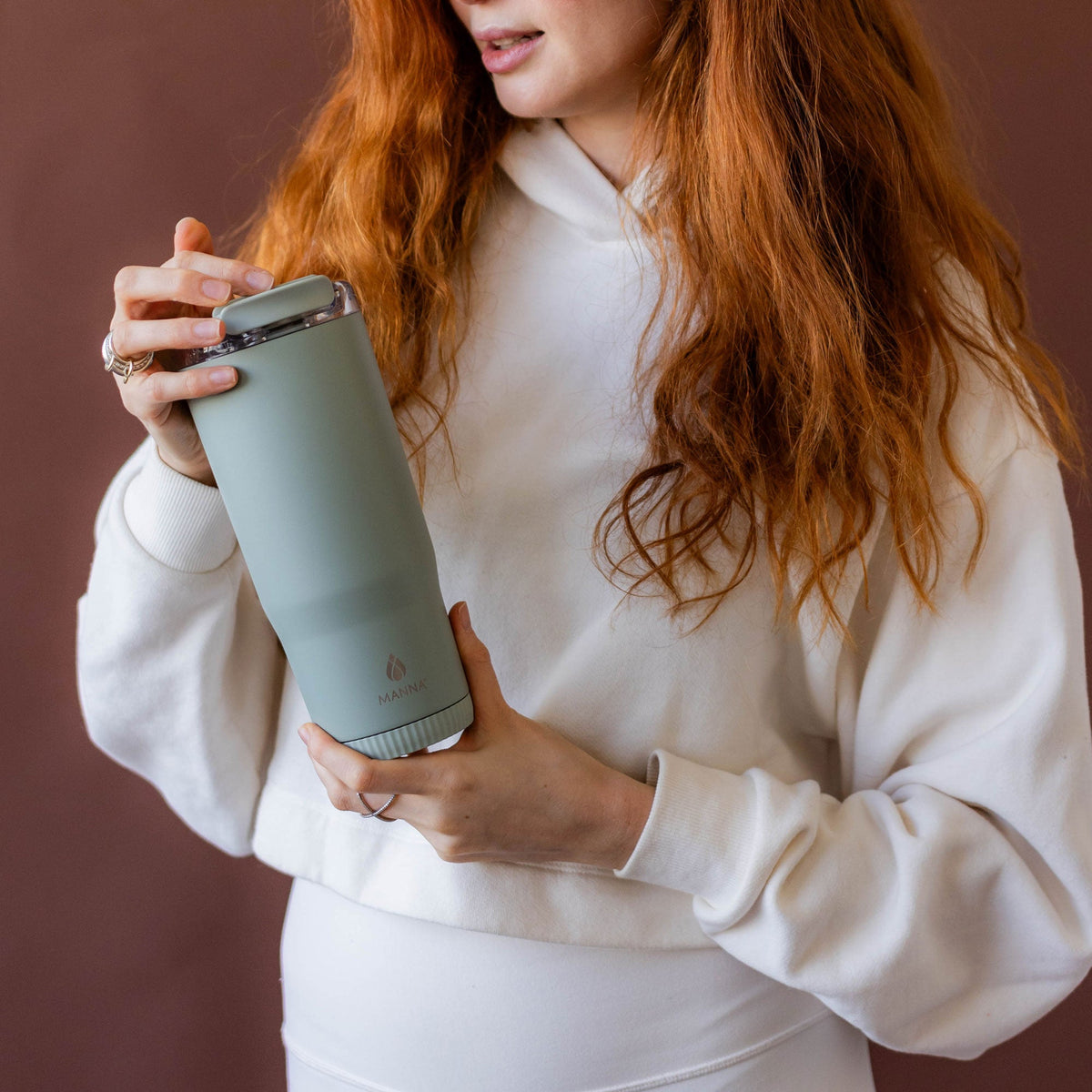 30-oz-groove-tumbler-n8 4Manna_Website_Lifestyles-17.jpg
